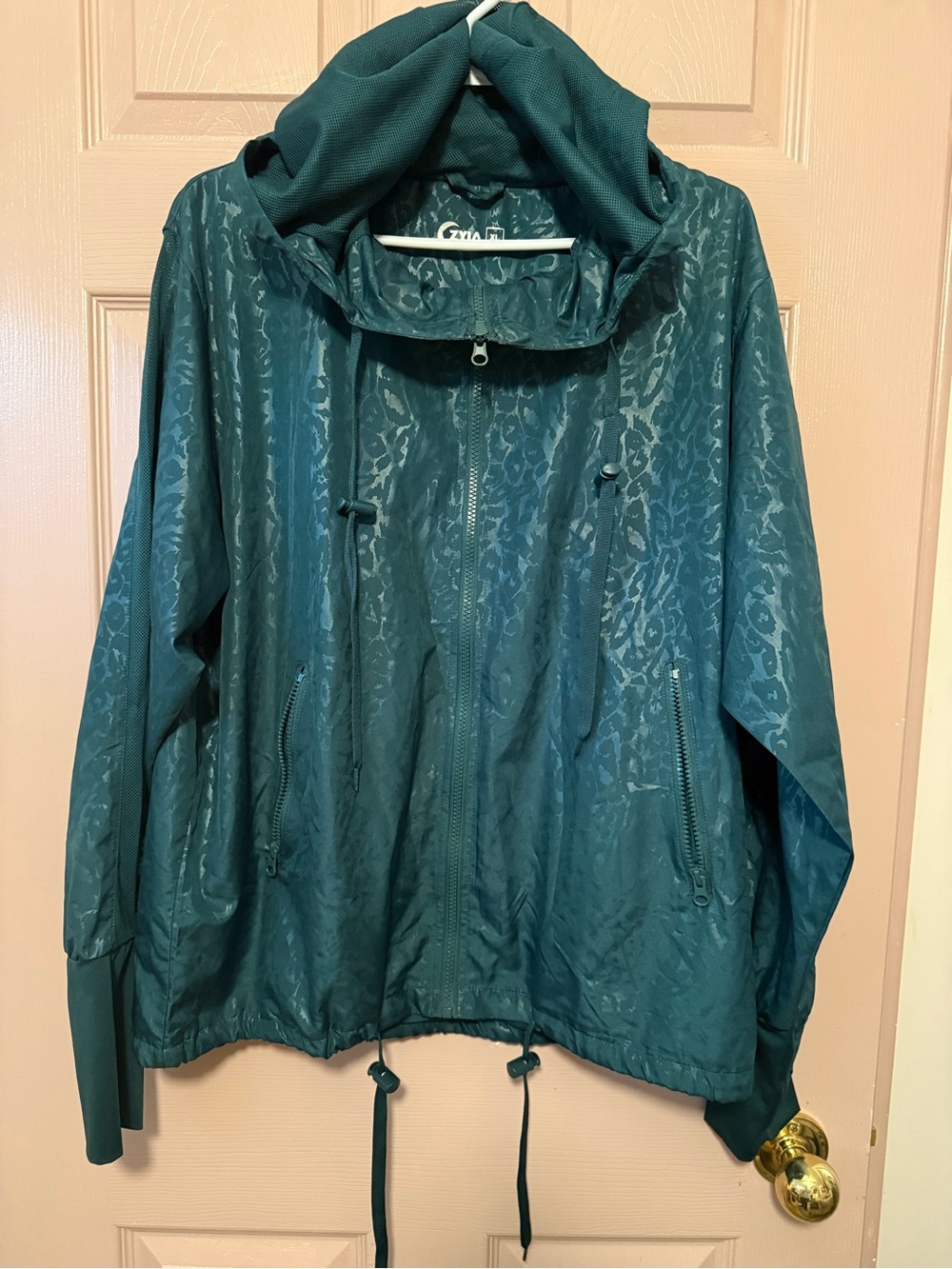 ZYIA Active XL Jade Leopard Print Hooded Windbreaker Jacket